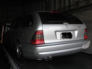 ベンツCクラスAMG リアバンパー修正修理 ベンツCクラスAMG リアバンパー修正修理